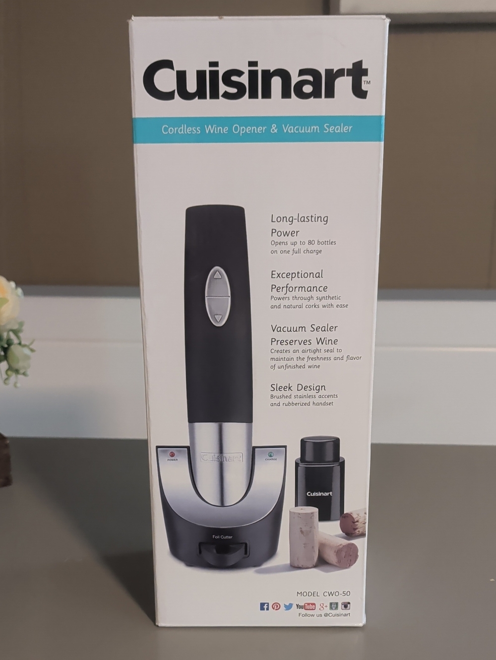 Brand New -Cuisinart Black and Silver Cordless Wine Opener & Vacuum Sealer
